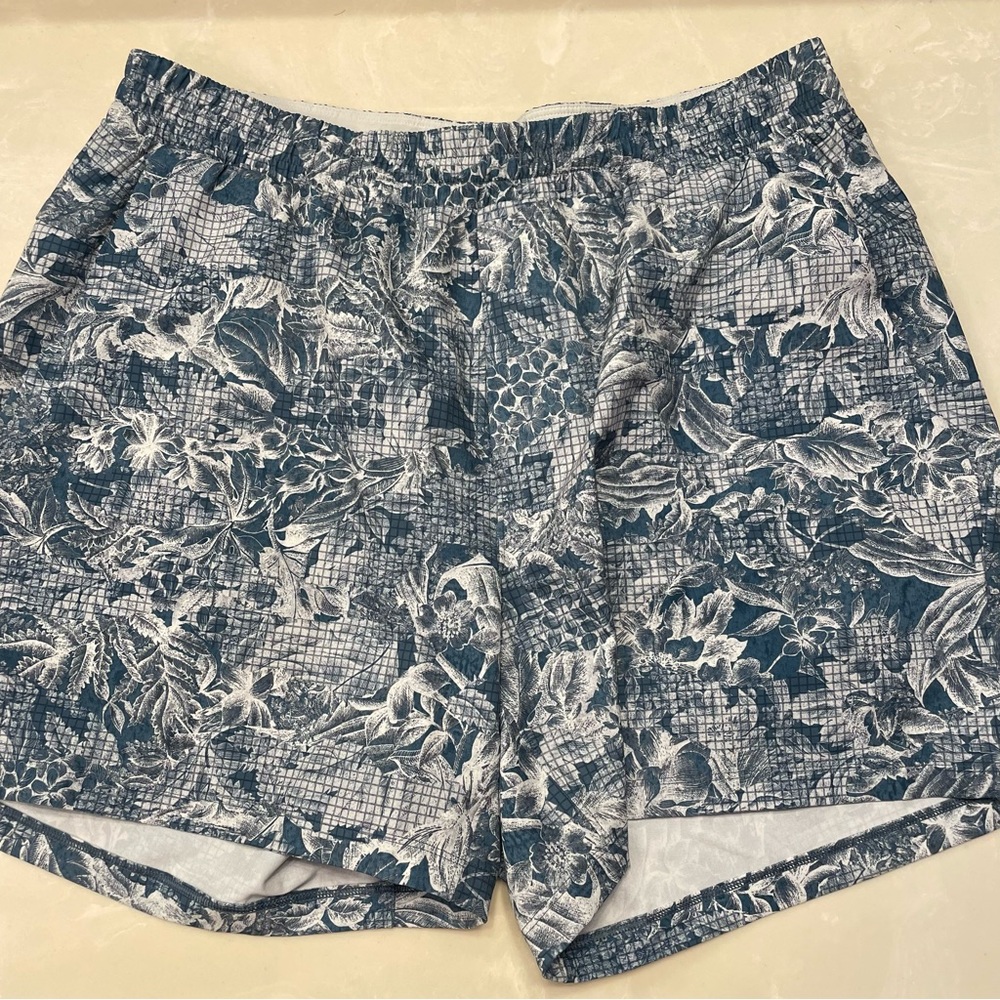 Lululemon Channel Cross Shorts